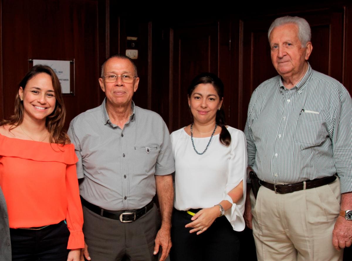 Lliana Ochoa, Rodolfo Rueda, Hannia Lizarazo y Gabriel Harris.
