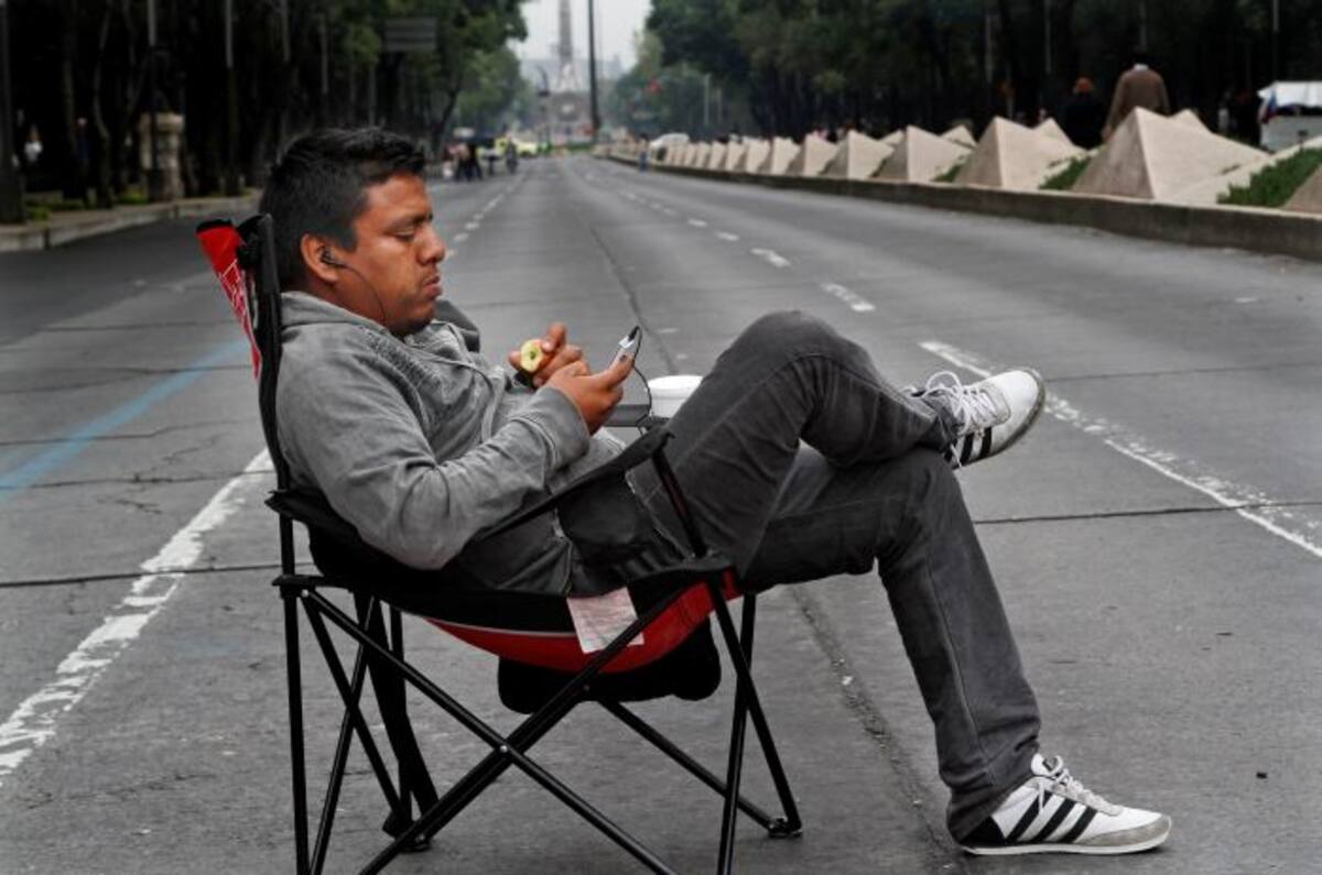 Los maestros obstruyen el paso a aeropuerto CORTESIA