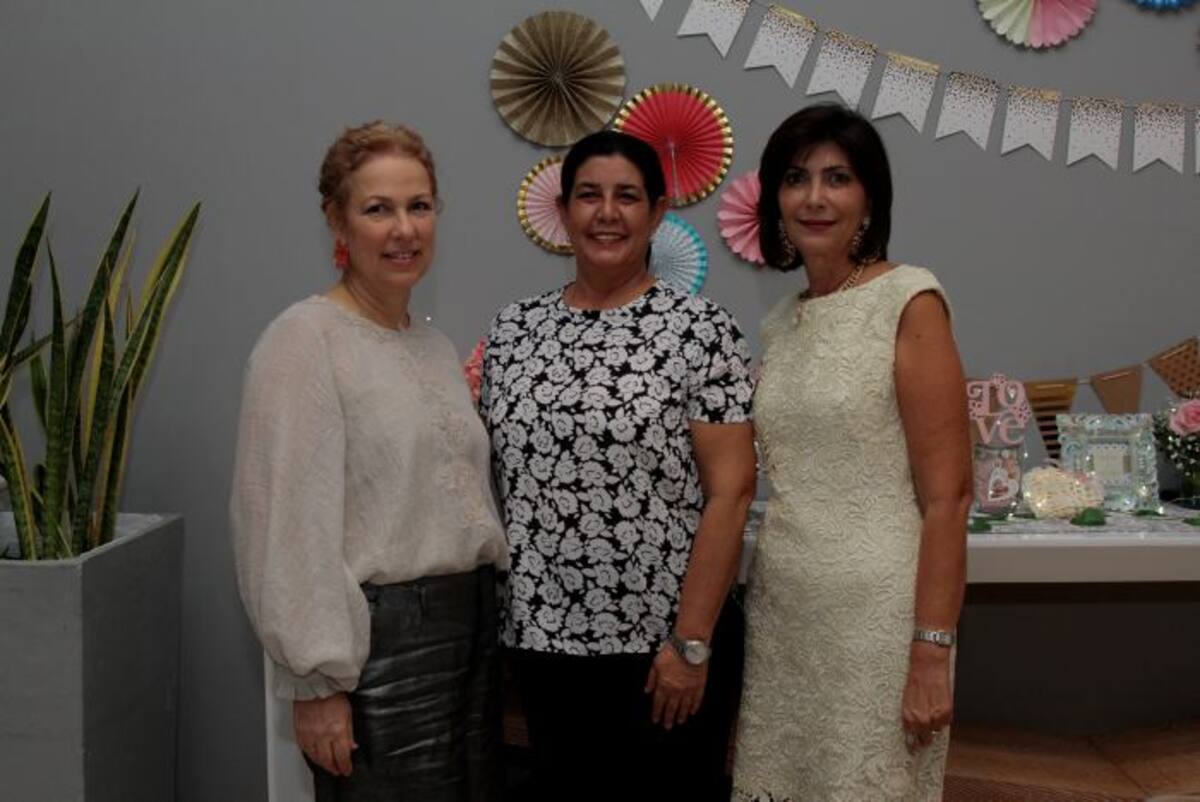 Rosa Elena Núñez, Merce Vélez y Carmiña Cabrales. Luis E. Herrán-El Universal