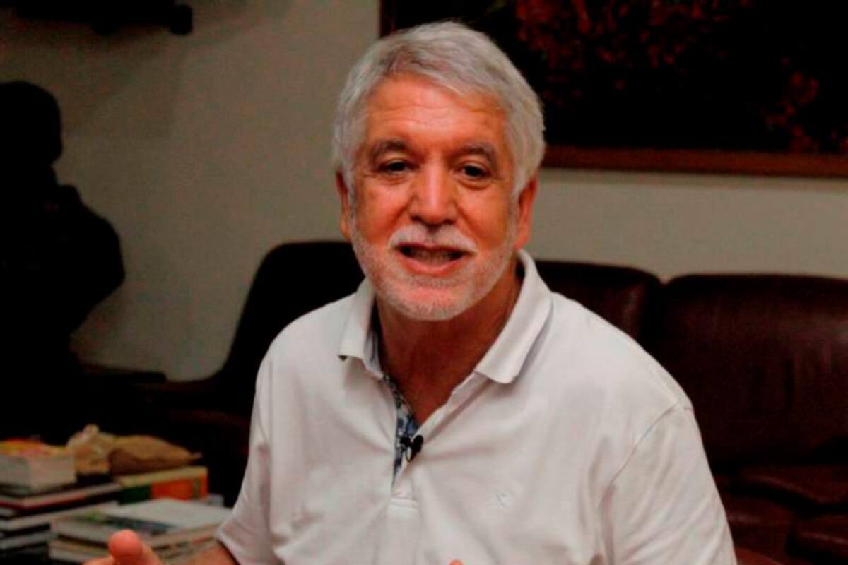 ¿Enrique Peñalosa alcanzó a entregar las firmas para ir por la Presidencia?