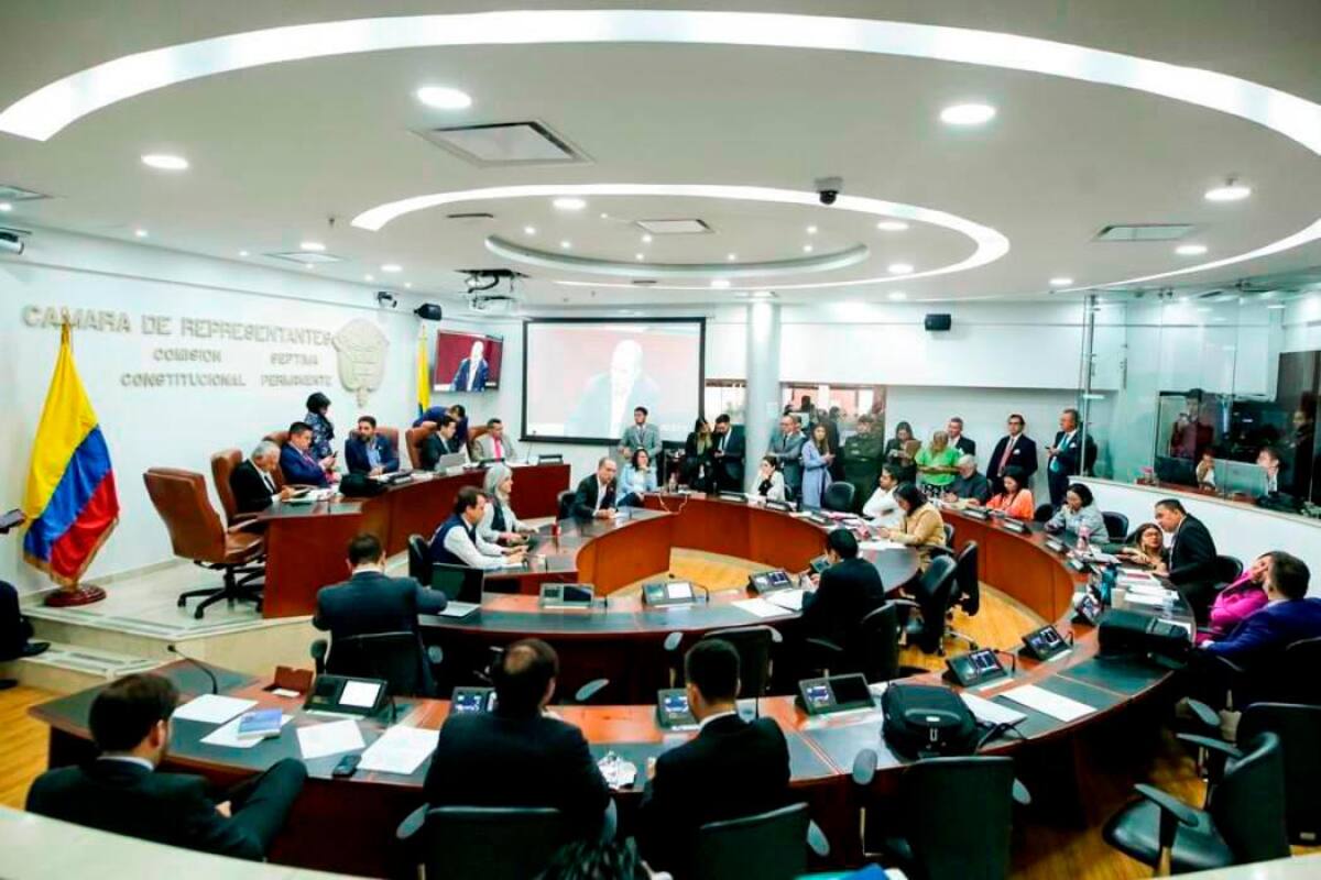 Piden posponer la reforma laboral mientras se define el salario mínimo