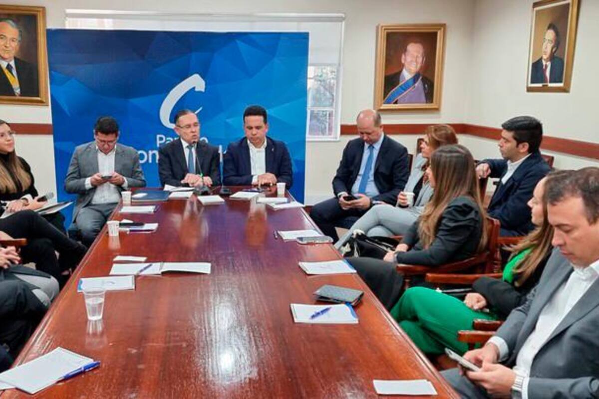 Conservadores radicarán nuevo proyecto de reforma a la salud
