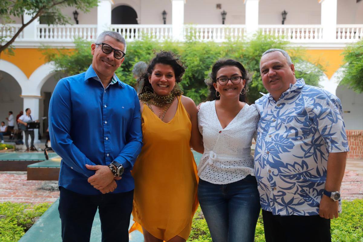 José David Patiño, Karla Jiménez, Stefanny Galeano y Ángel Casij.
