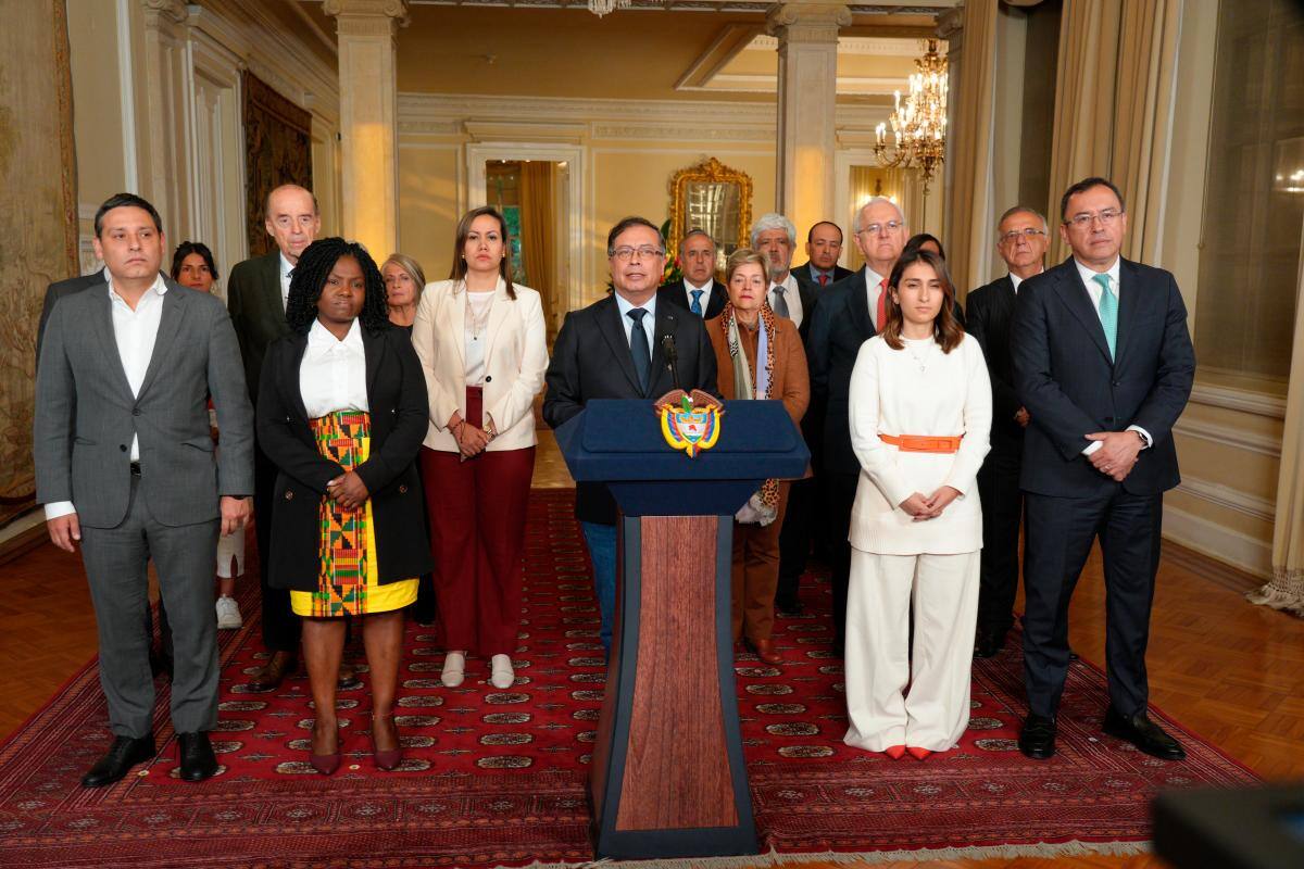 Remezón en el gabinete presidencial: salen tres ministros