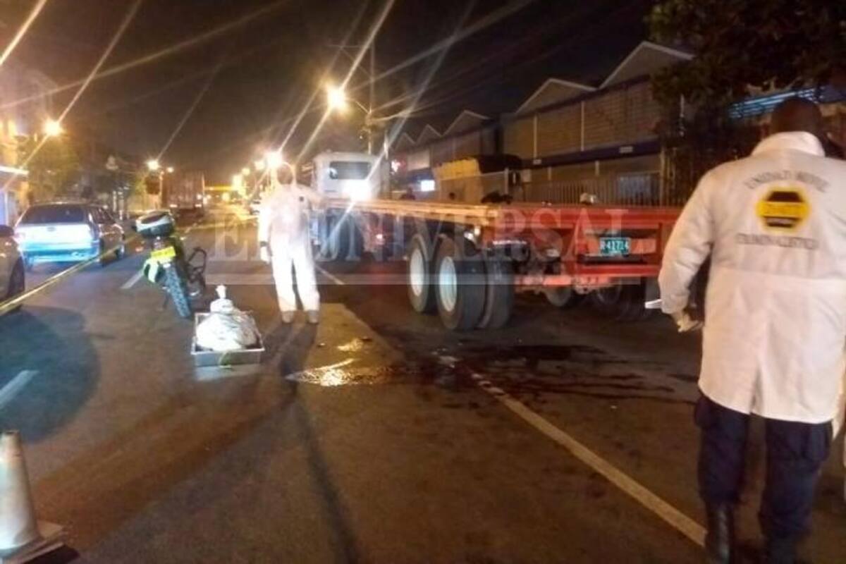 Muere motociclista tras chocar con mula en El Bosque