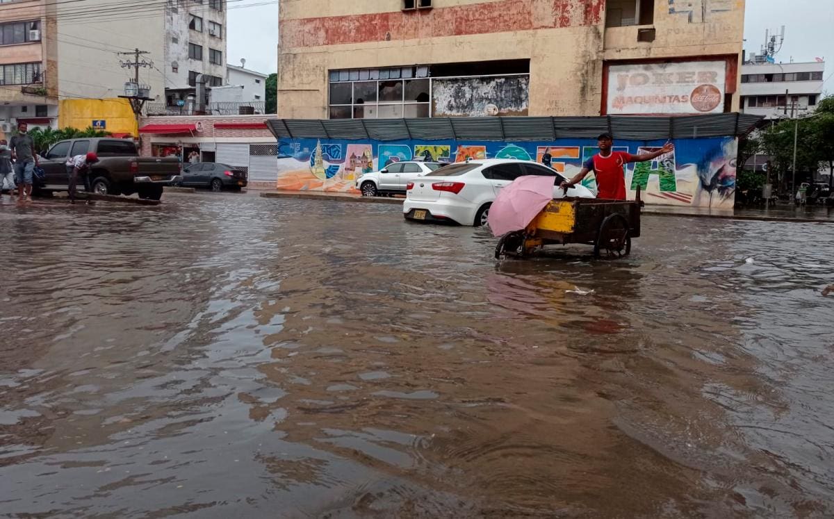 Otra de las calles principales del Centro Histórico quedó inundada.