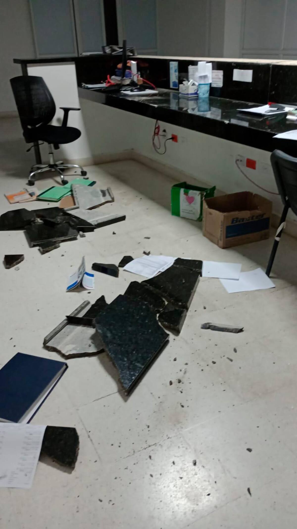 Daños por actos vandálicos en las instalaciones del Hospital Local de Turbaco. // Foto: Cortesía