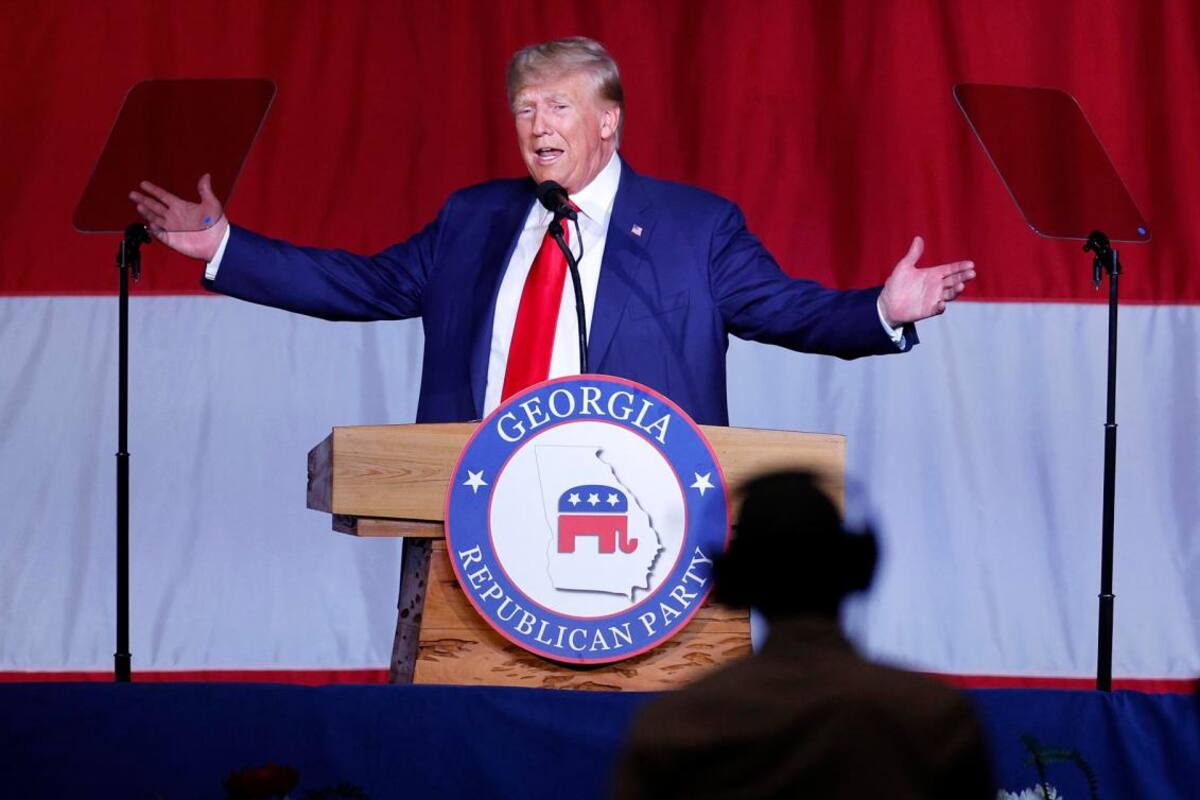 Trump sugiere que el Congreso debe iniciar un juicio político contra Biden