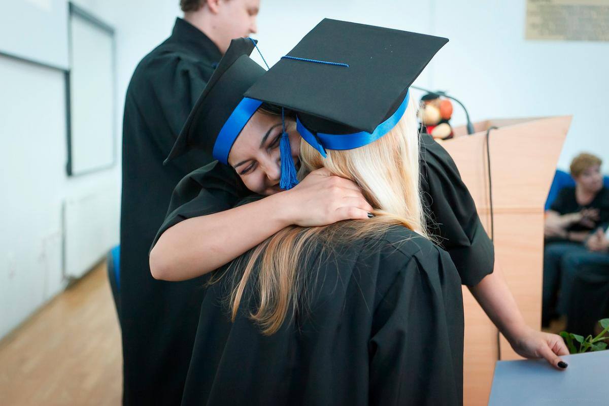 Cómo manejar eficazmente el estrés al hacer tu tesis de grado