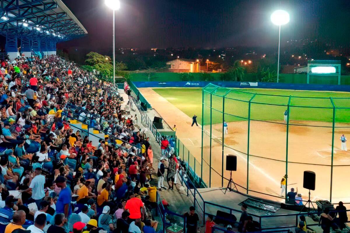 El Torneo de Sóftbol Juega Por Tu Barrio se toma Los Caracoles