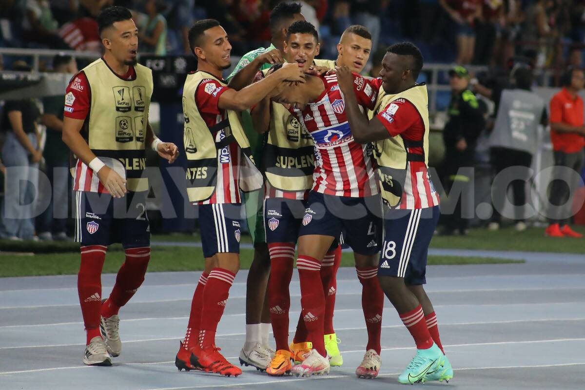 Junior derrotó al Medellín y recupera confianza ante su hinchada