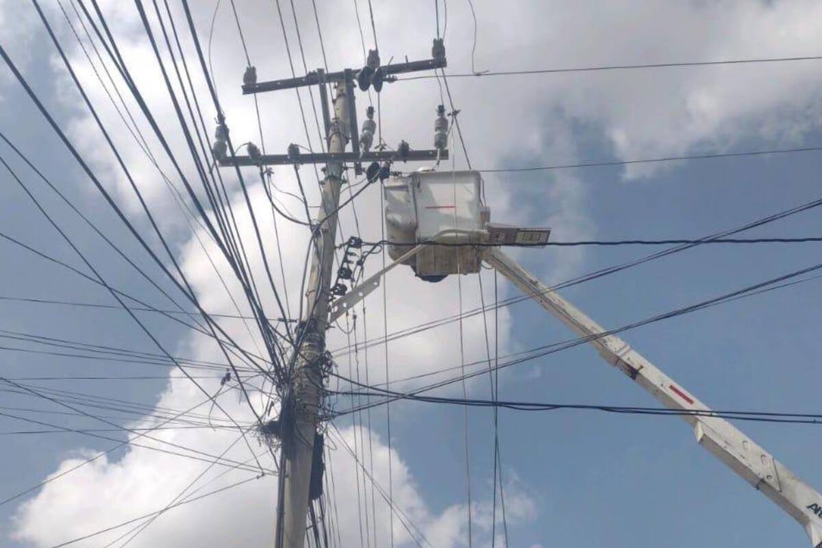 Normalizan circuitos eléctricos afectados por lluvias