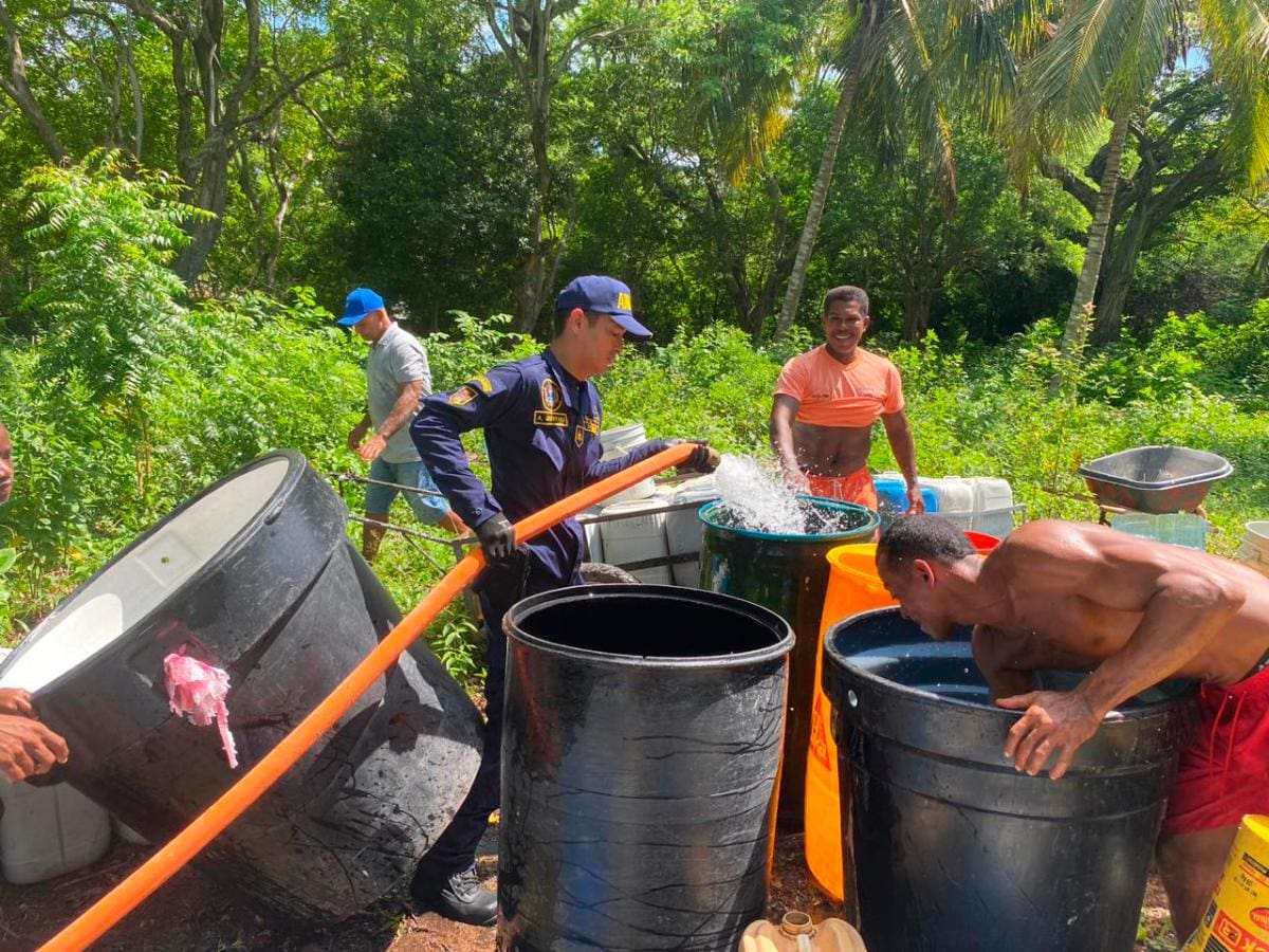 Jornada de apoyo al desarrollo de la comunidad en Islas del Rosario. // Armada de Colombia.