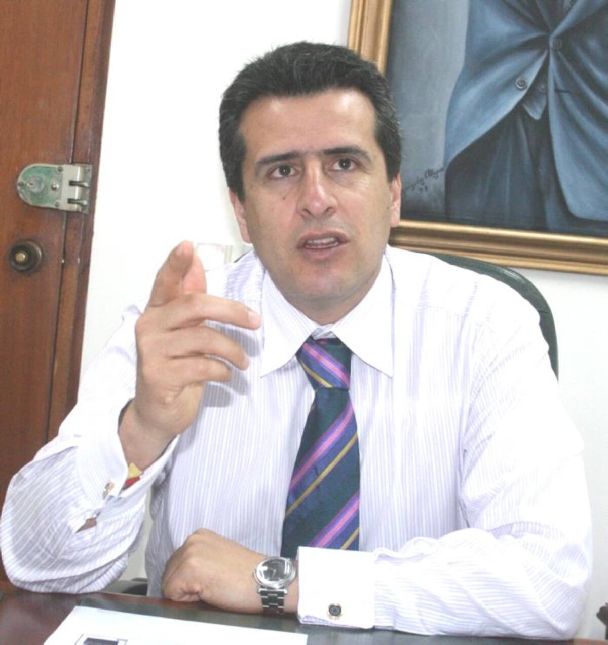 Los congresistas también fundamentan la demanda en una serie de estudios practicados por la Procuraduría General de la Nación y en los cuales ese ente de control advierte sobre el alto precio del combustible en el país. COLPRENSA