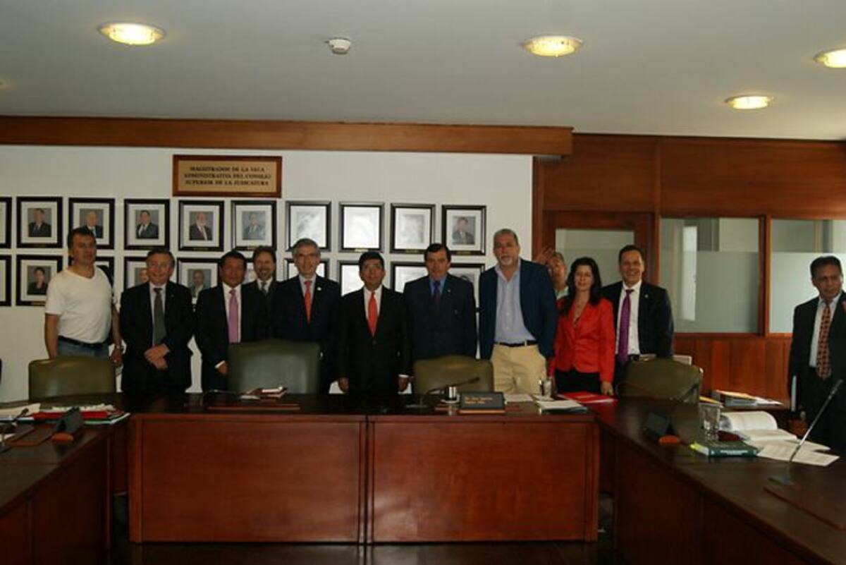 Reunión entre los sindicatos de Asonal, la Sala Administrativa de la Judicatura y el Ministro de Justicia por el paro en los juzgados de familia y civiles. COLPRENSA