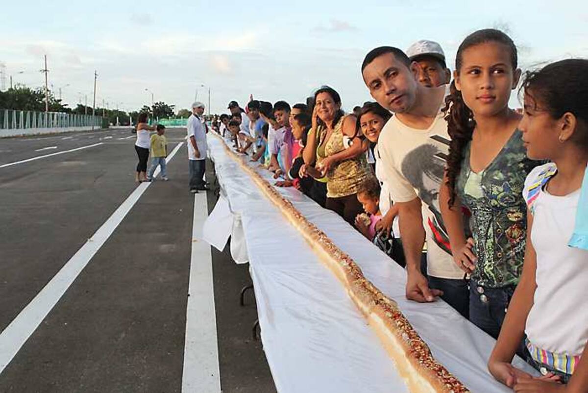 El gigantesco pero caliente se hizo en el parqueadero del estadio Metropolitano. Cortesía QHubo Barranquilla