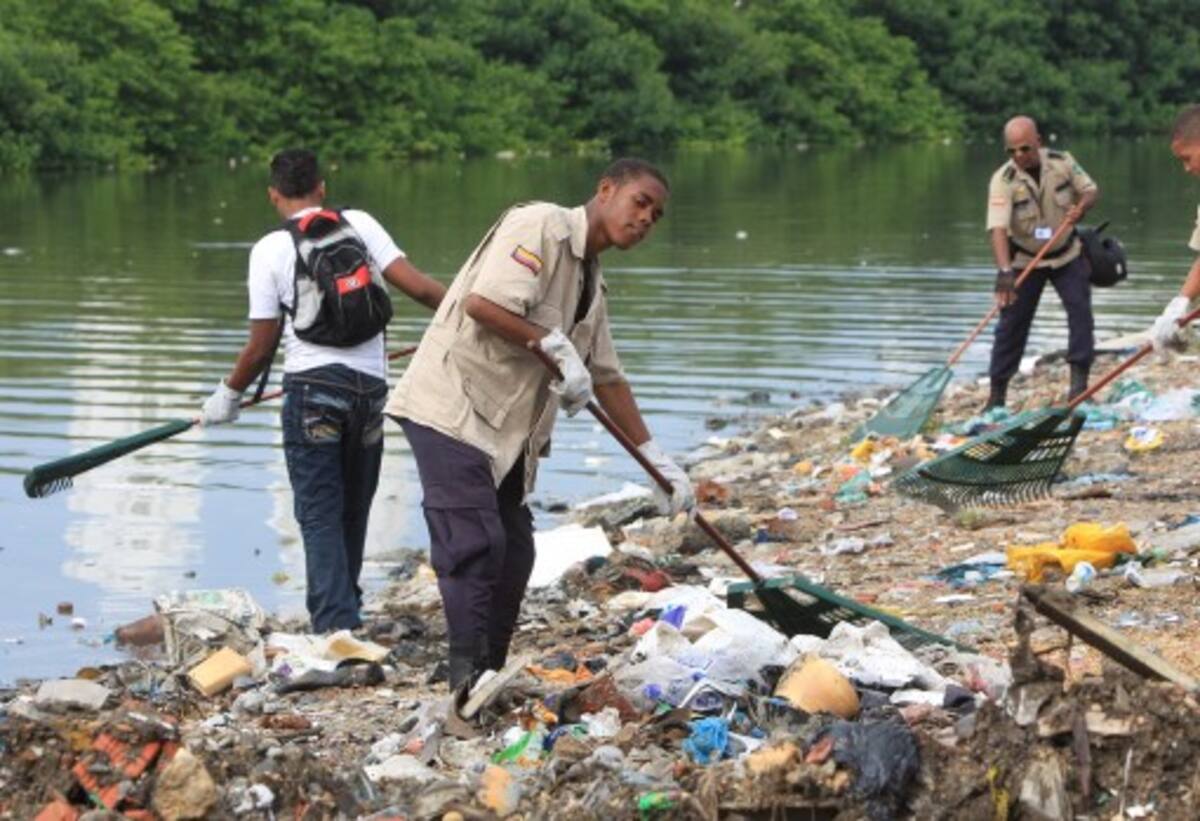 La contaminación de la ciénaga de La Quintas obedece a la mala disposición de las basuras del mercado de bazurto