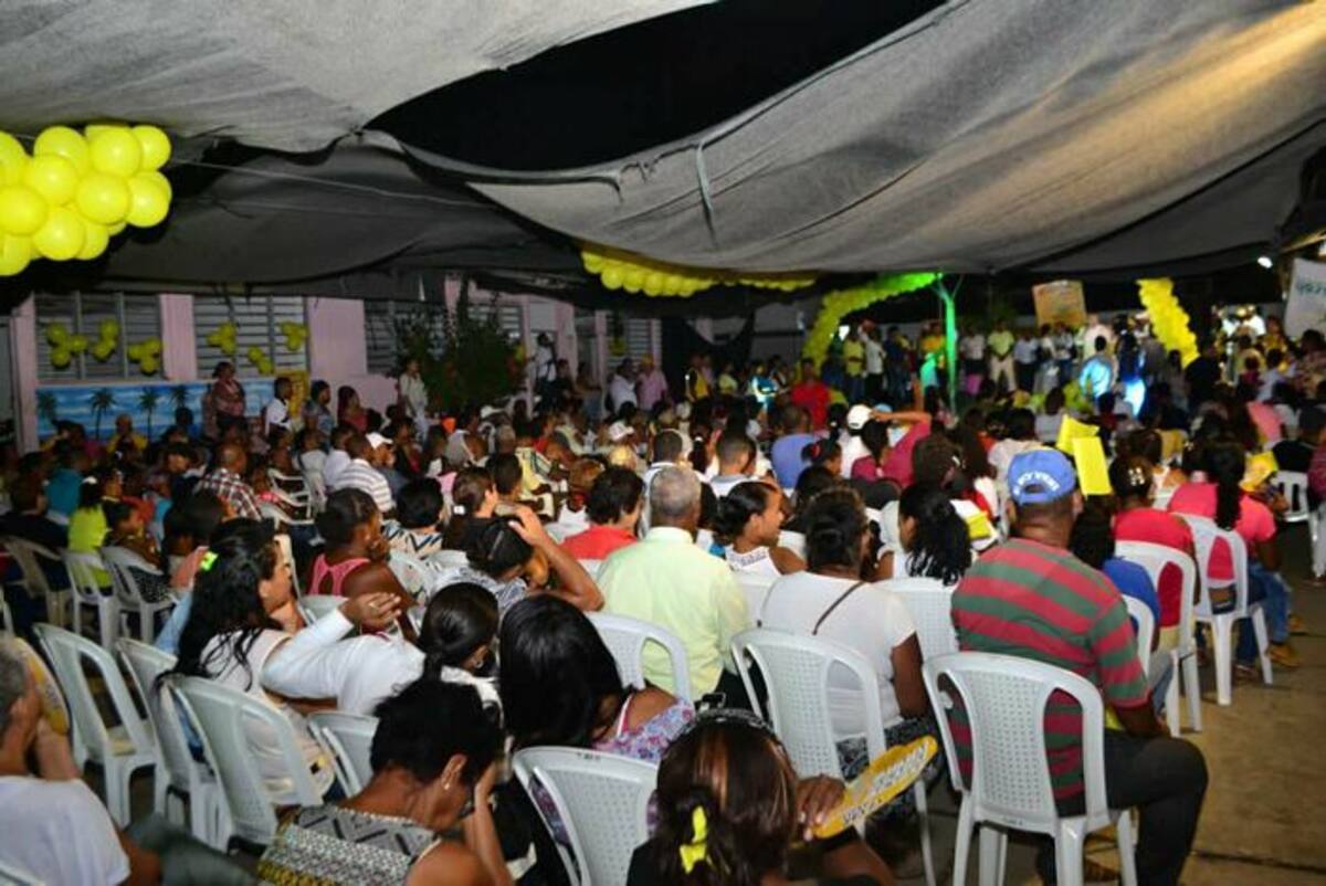 César Anaya, candidato a la Alcaldía de Cartagena, durante el cierre de campaña. El Universal.