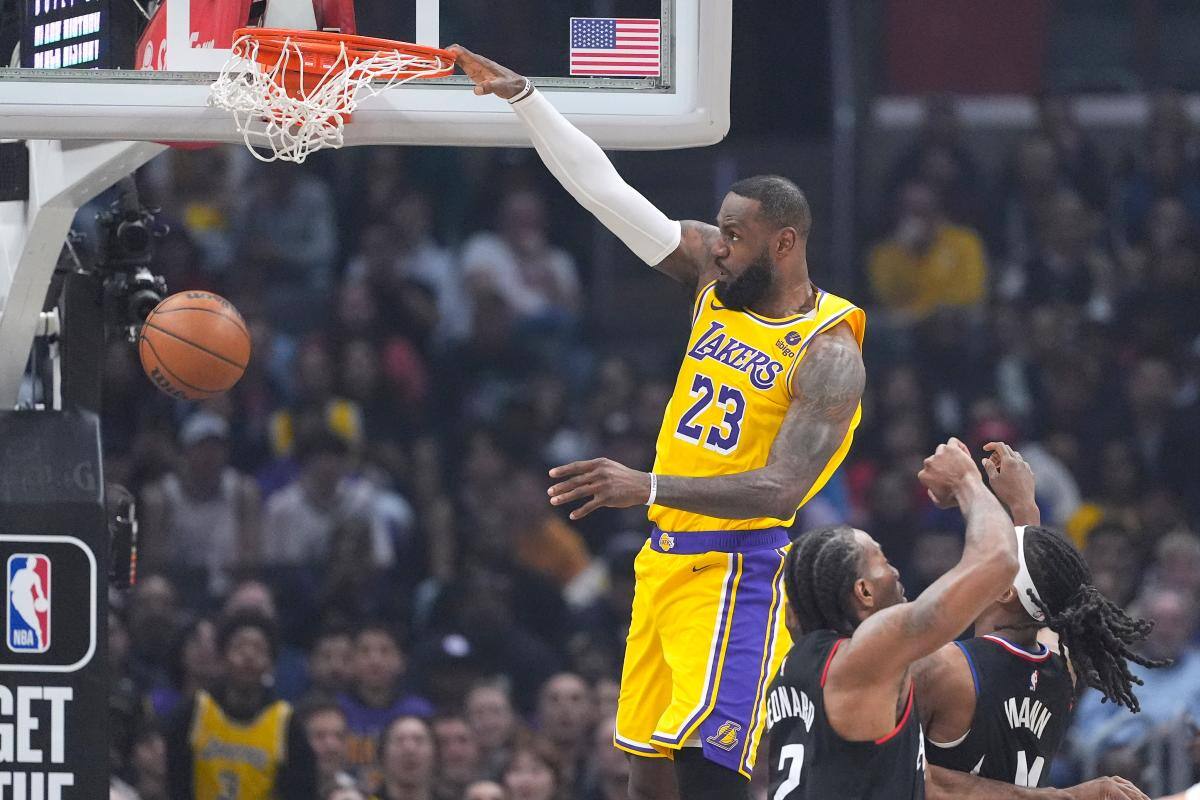LeBron James está a nueve puntos de superar la cifra de los 40.000