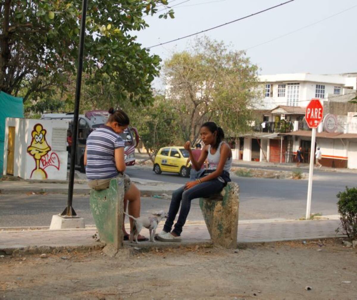 Uno de los parques en peores condiciones en la ciudad es el Parque La Amistad en Blas de Lezo. Las bancas completamente destruidas. OSCAR DIAZ ACOSTA