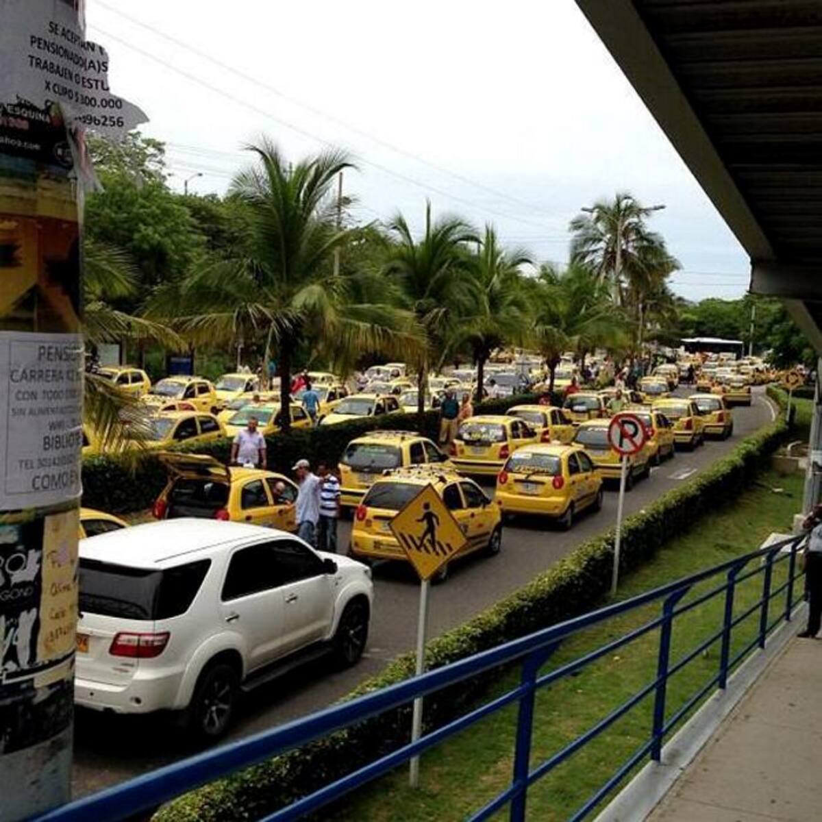 Taxistas de Barranquilla protestan por cobro de planillas. CORTESÍA @Amarantovilla