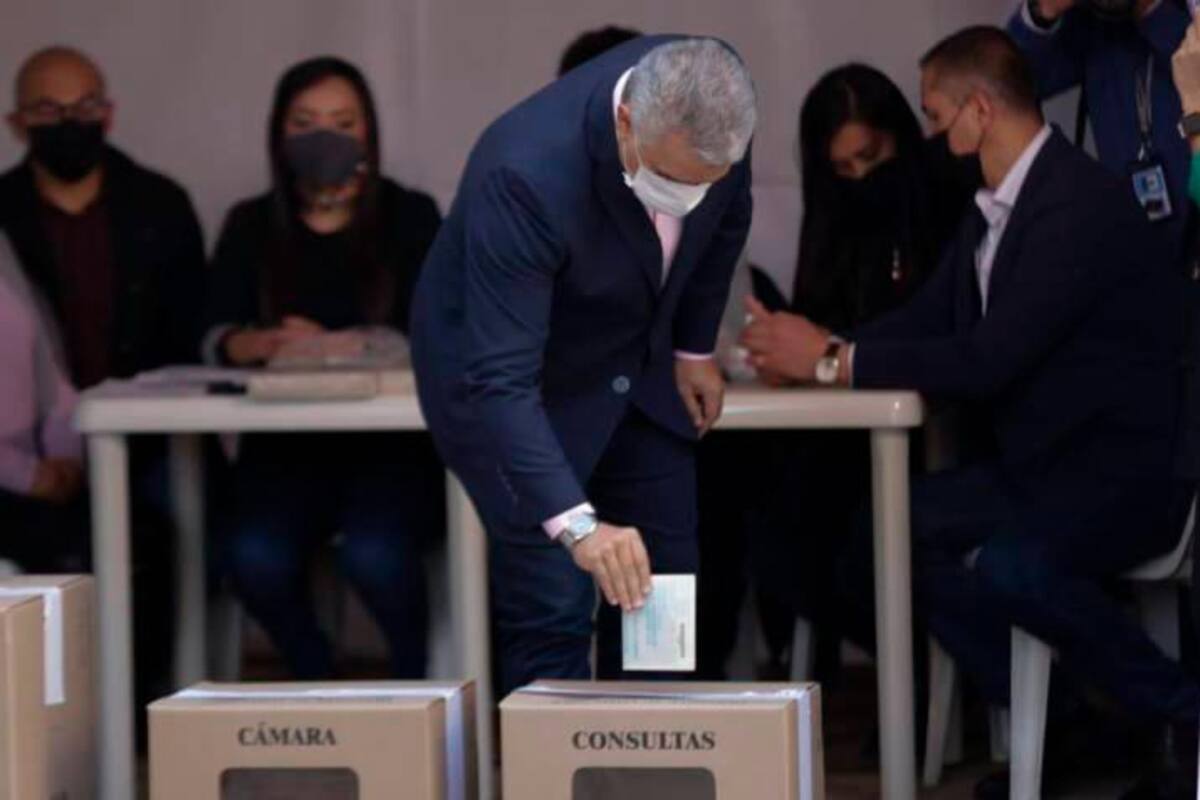 Presidente Iván Duque votó por la consulta del Equipo por Colombia