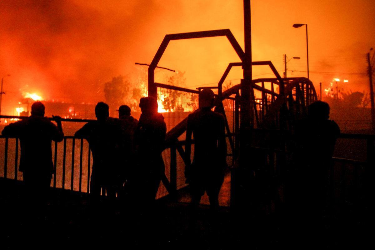 Chile decreta estado de excepción por incendios que afectan a 1.100 casas
