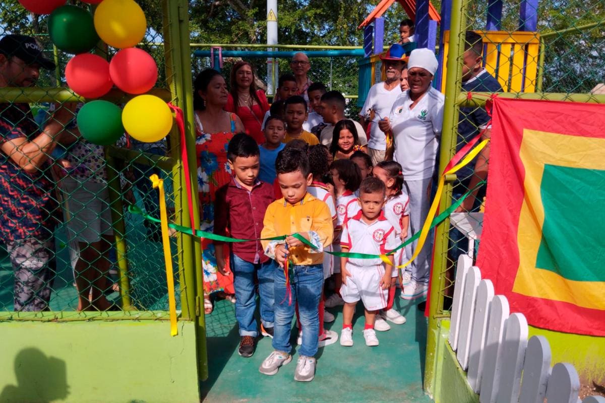 ¡Felicidad total! Inauguran parque infantil en Luis Carlos Galán