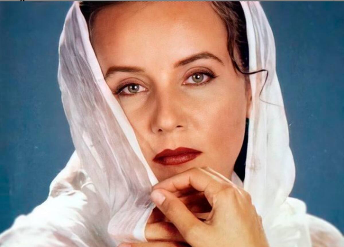 Alejandra Borrero interpretó la primera versión de Lucía Sandoval Portocarrero de Vallejo, la villana principal de la historia.