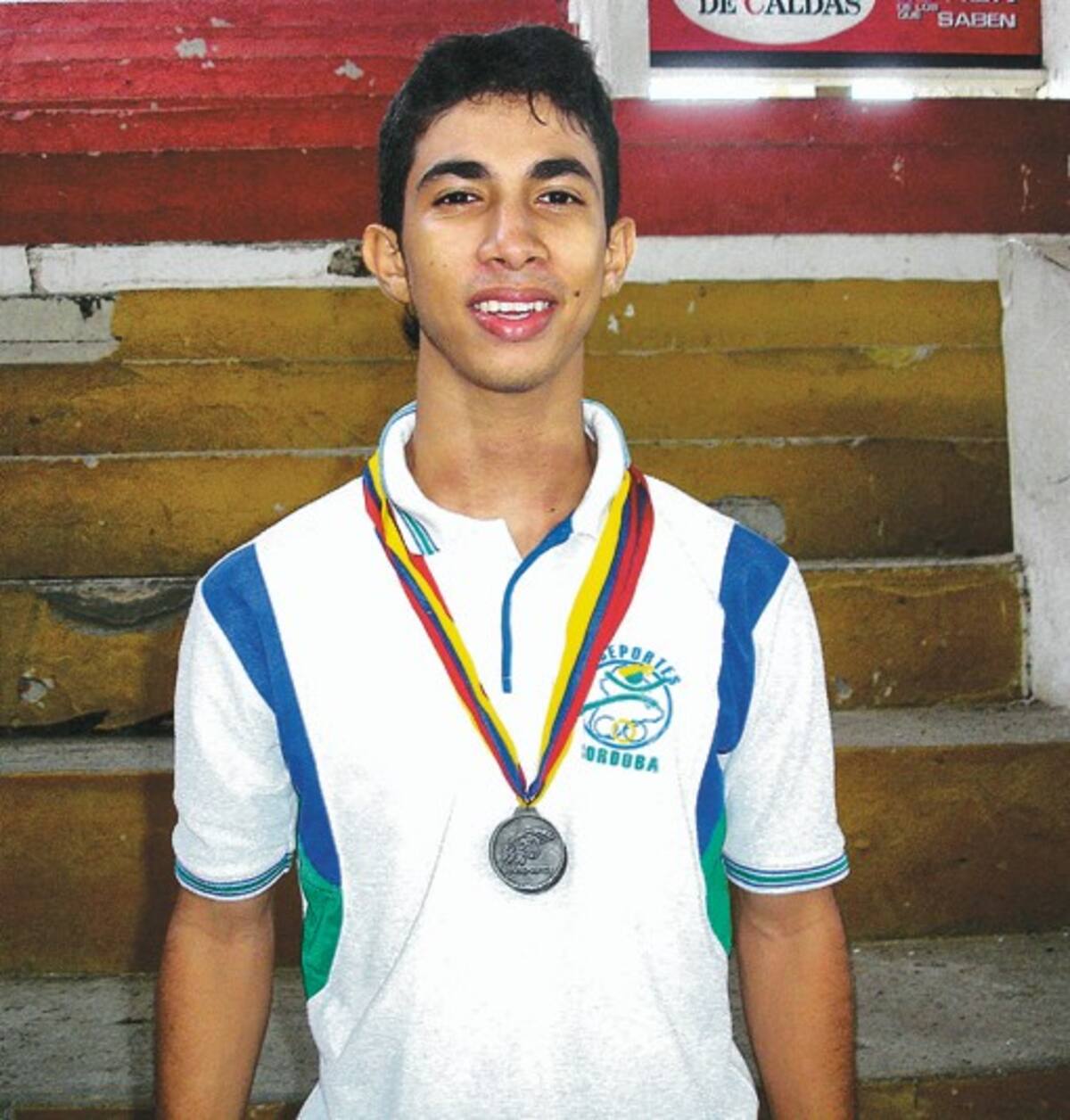 César Sánchez, talento cordobés que ha logrado ganar medallas nacionales en el deporte de las pesas en Colombia. CORTESIA