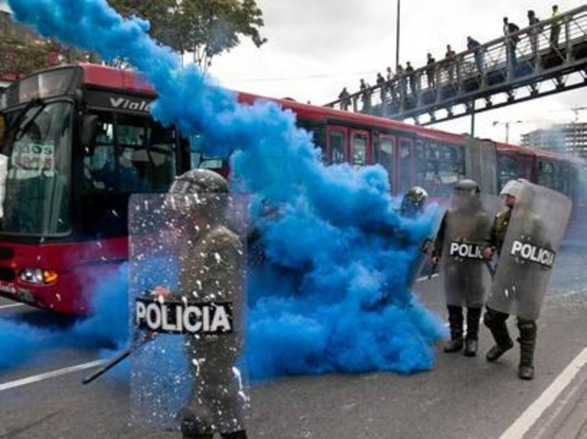 Disturbios en las estaciones de TransMilenio. TOMADO DE @IFREDDY_BELTRAN
