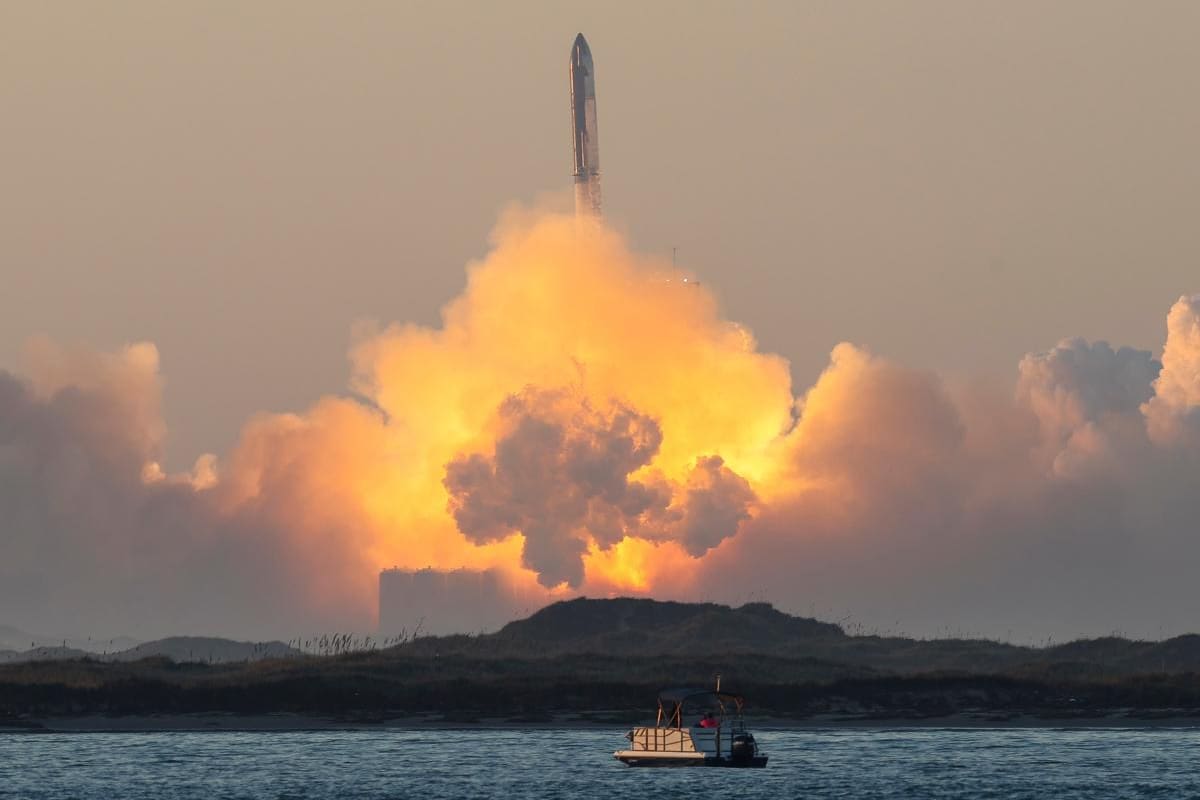 Starship, el cohete más potente del mundo, despegó con éxito pero explotó