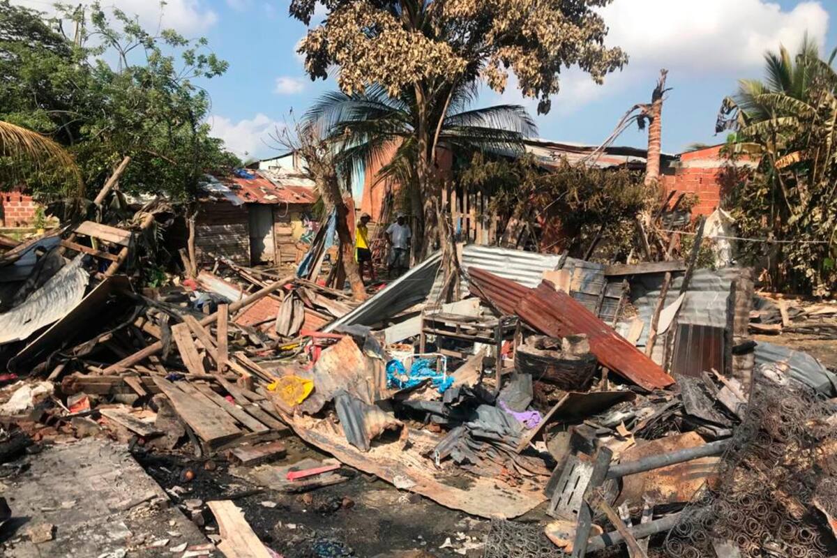 Incendio consumió 5 casas en el barrio Fredonia