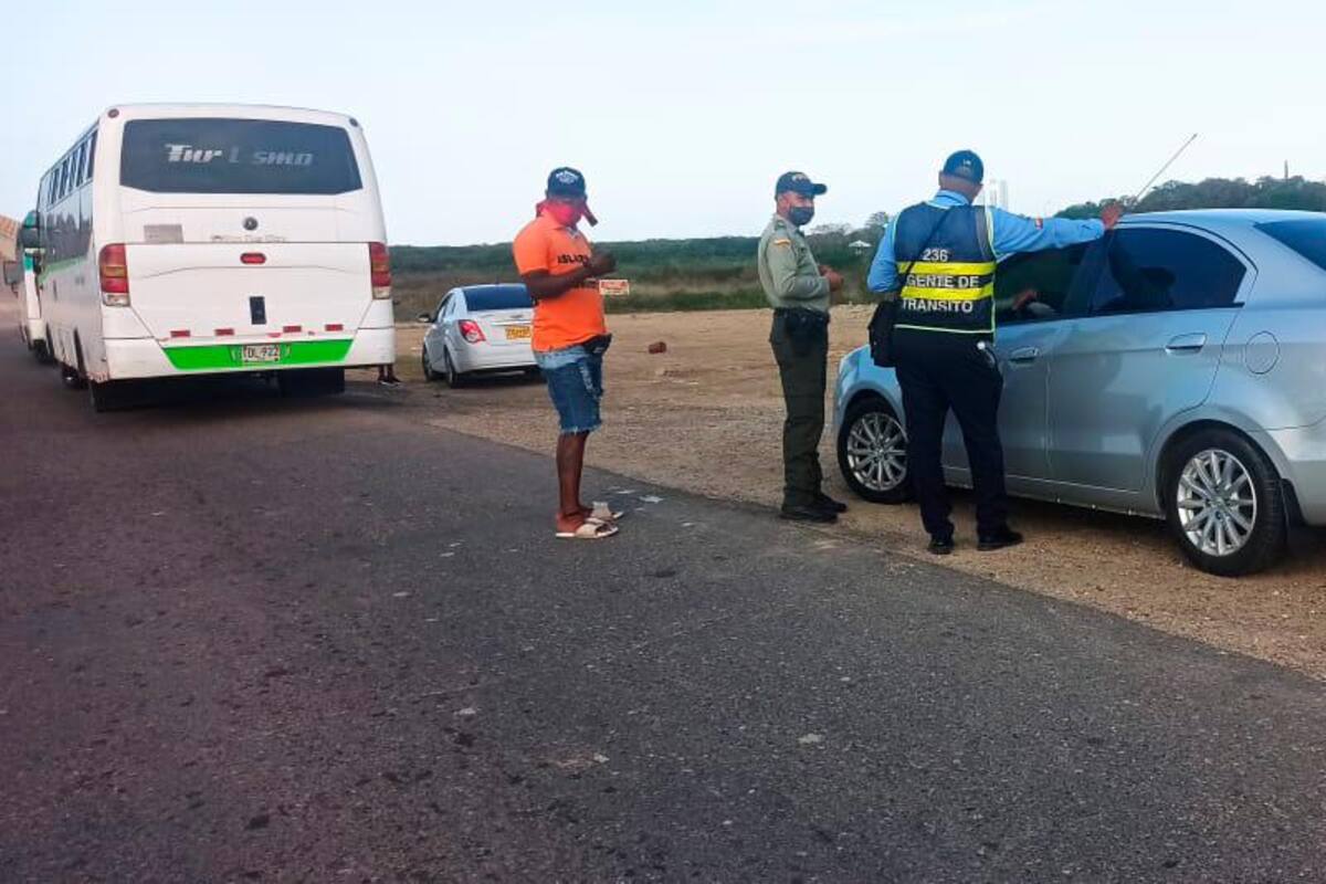 Sancionan a guía turístico que intentó sobornar a funcionario en Playa Blanca