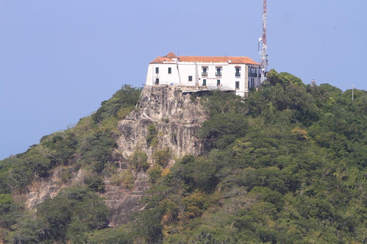 Sellada grieta en el Salto del Cabrón, pero faltan obras