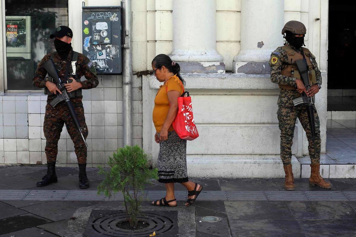 Human Rights Watch condena asesinato de policías en El Salvador