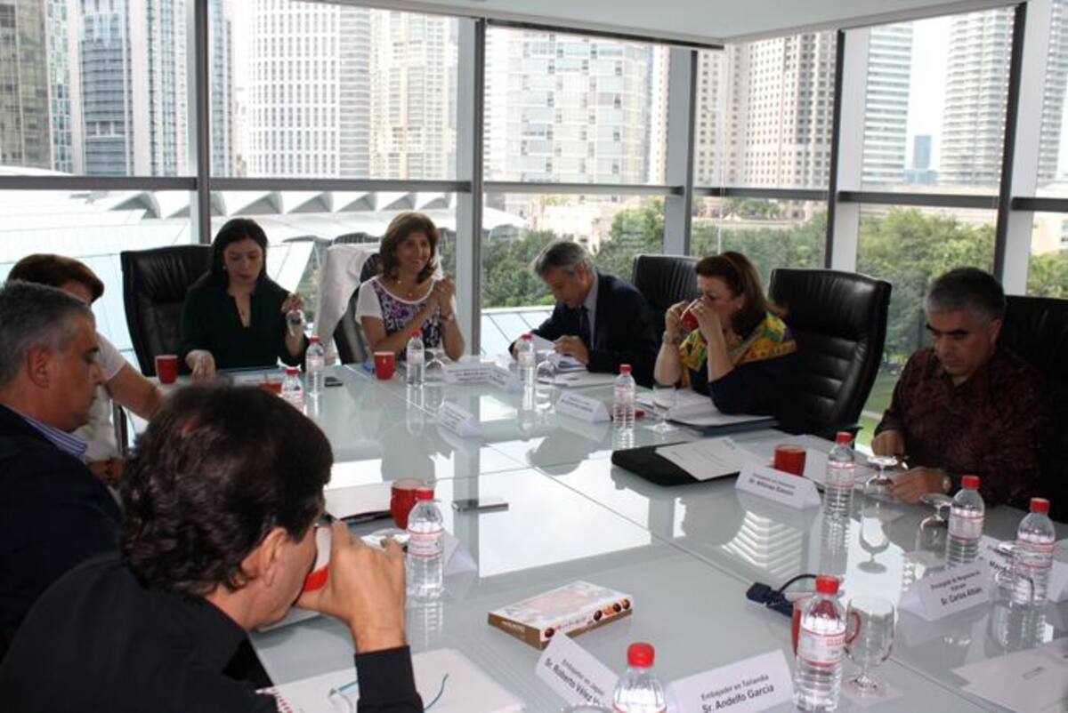 María Ángela Holguín en reunión con cancilleres. COLPRENSA