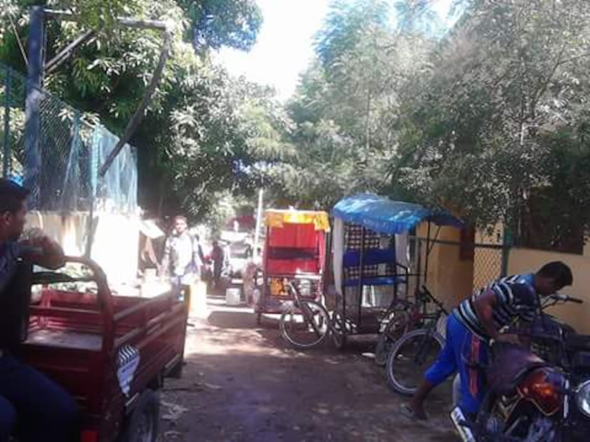 La comunidad afirma que se han visto precisados a trasladarse hasta las instalaciones del acueducto, para recolectar el agua purificada y trasladarla en tanques hacia sus viviendas. Foto: Cortesía ciudadano reportero