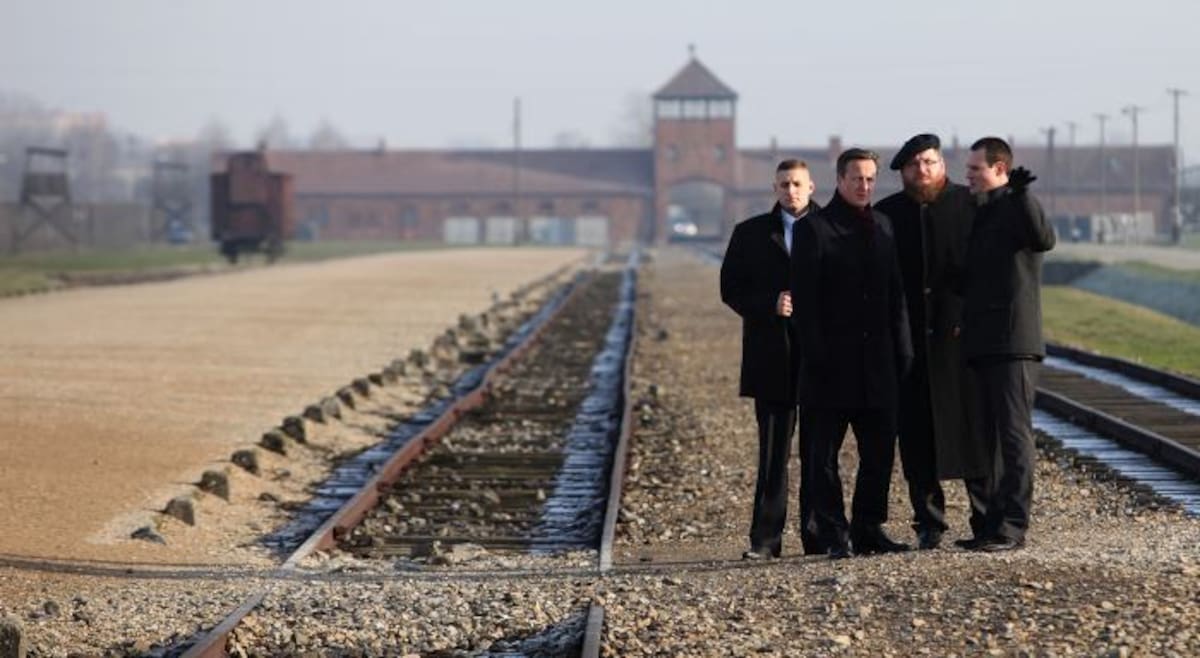 Visita del primer ministro británico, David Cameron a Auschwitz, campo de concentración nazi, al sur de Polonia. AP Jarek Praszkiewicz