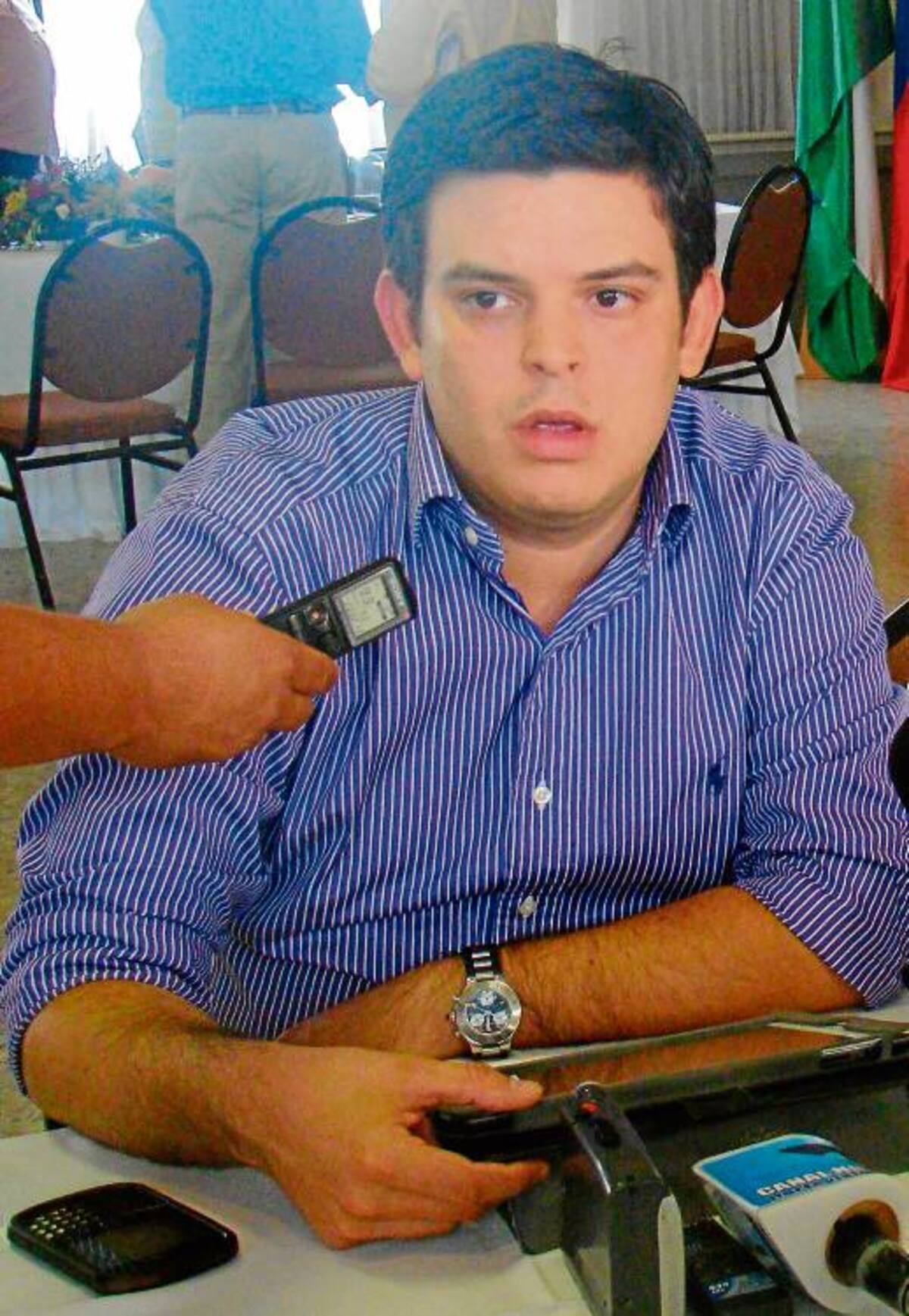 Alejandro Lyons, Gobernador.