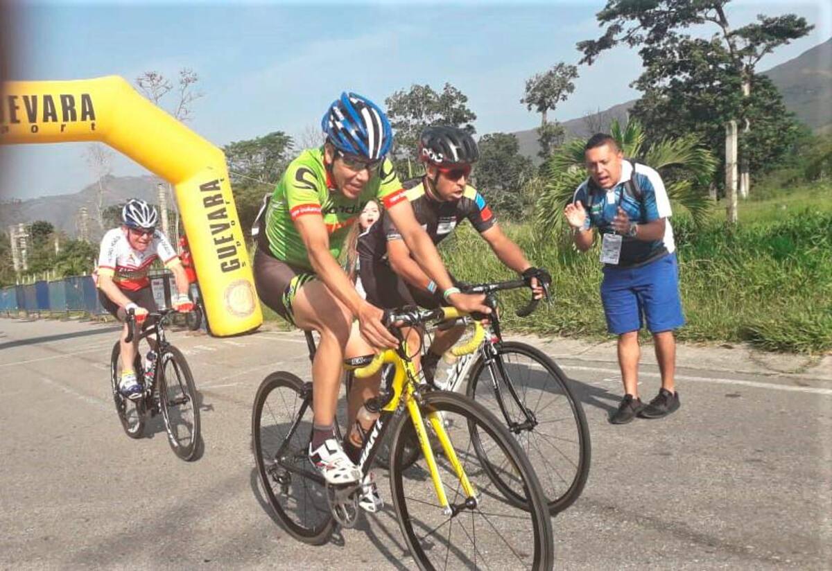 Ángel Miguel Pérez, presea de bronce en la prueba de el Kilómetro en ciclismo de pista.