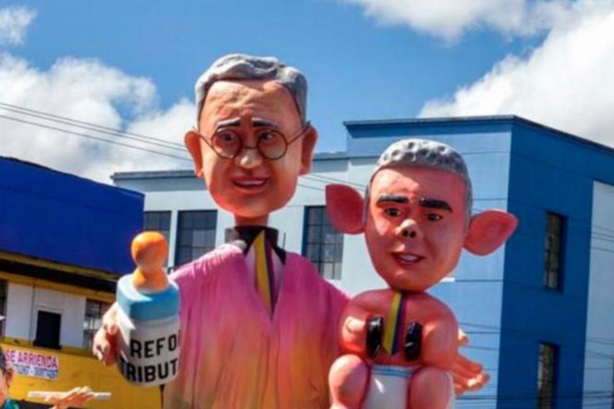Polémica por muñecos alusivos a Duque y Uribe en desfile de años viejos en Pasto
