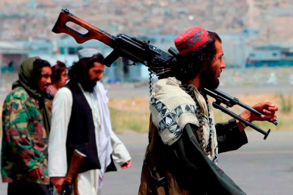 Disparó el padre de la víctima: talibanes realizan la primera ejecución pública