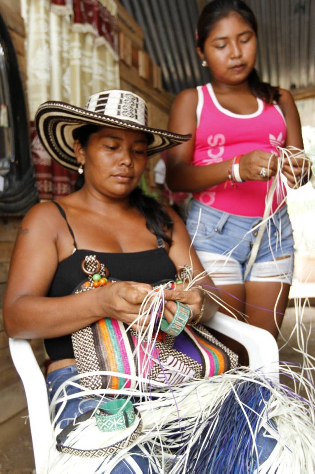 Una de las prioridades de los cabildos indígenas de Cartagena es no perder las tradiciones artesanales, culinarias y del lenguaje Julio Castaño/ El Universal