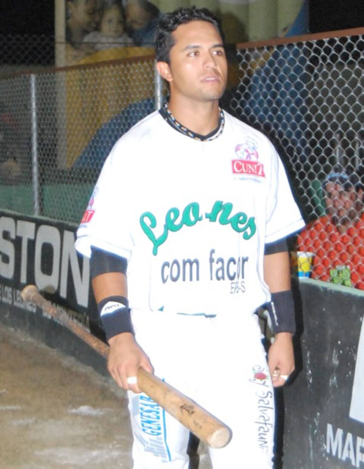 Javier Colina, jugador de la novena de Los Leones Comfacor – Cunit de Montería.