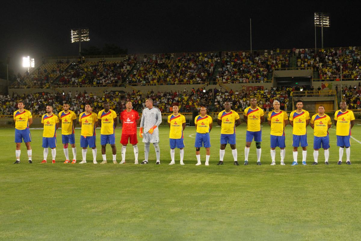 Glorias del fútbol colombiano fueron felices en Cartagena