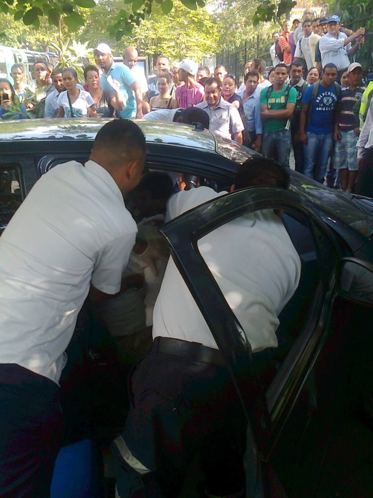 Los abogados fueron acribillados por sicarios dentro del carro. CORTESÍA