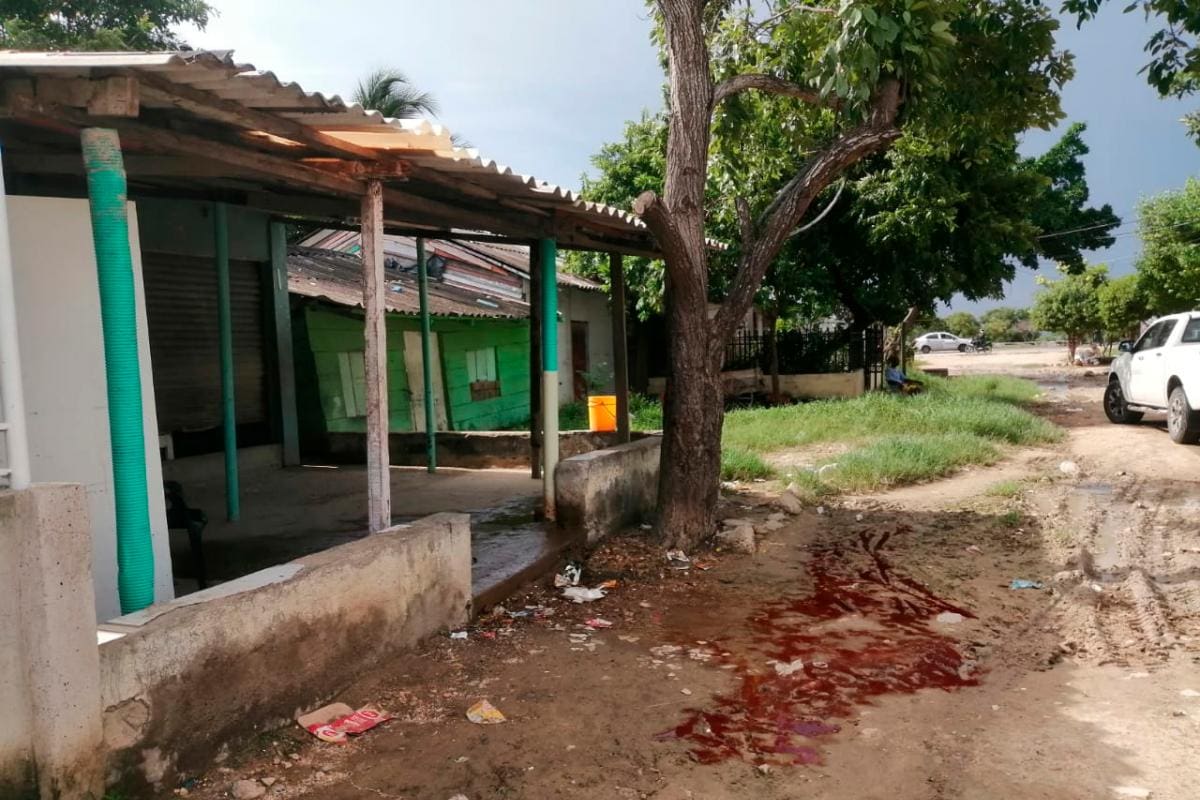 Un muerto y 3 heridos en La Candelaria: víctimas jugaban dominó
