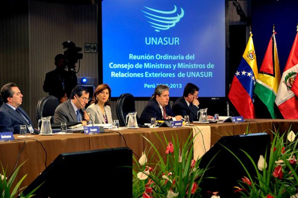 A través de una declaración conjunta, los estados miembros de Unasur, que participan VI Cumbre de esa organización en Perú, expresaron su pleno apoyo y respaldo a las negociaciones que adelanta el Gobierno colombiano con las Farc. COLPRENSA