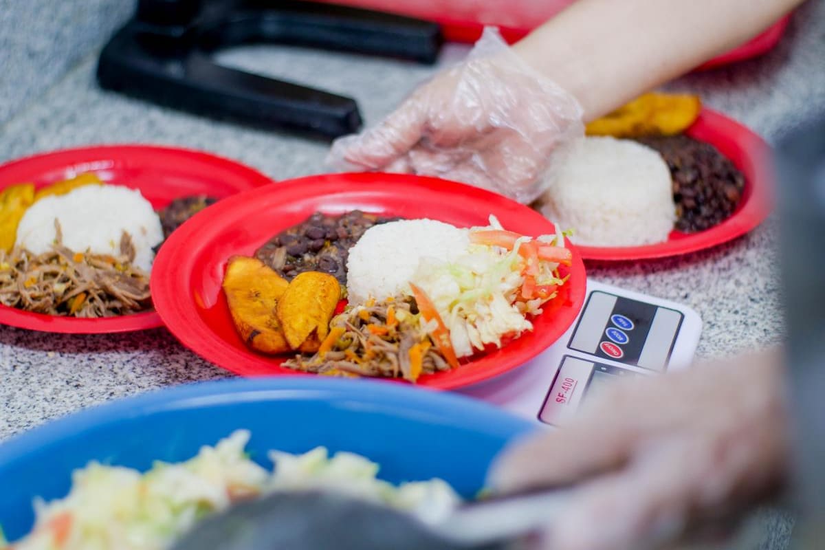El 87.6% de las familias barranquilleras consumen 3 comidas o más al día